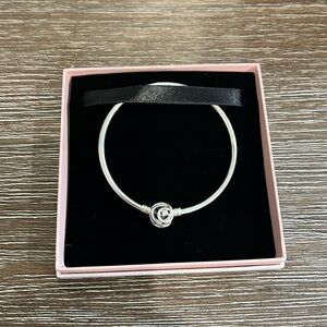 Pandora Moments Encircled Clasp Bangle - Size 7.7 inches